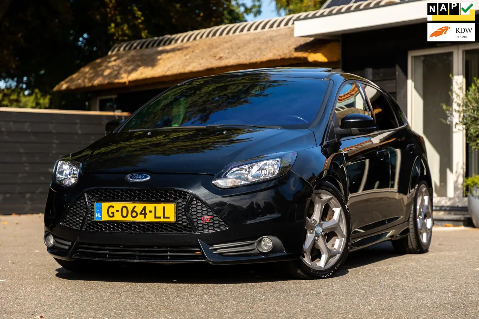 Ford Focus 2.0 EcoBoost ST-2 Schuifdak I Revo Technik Tuning Negro - 1