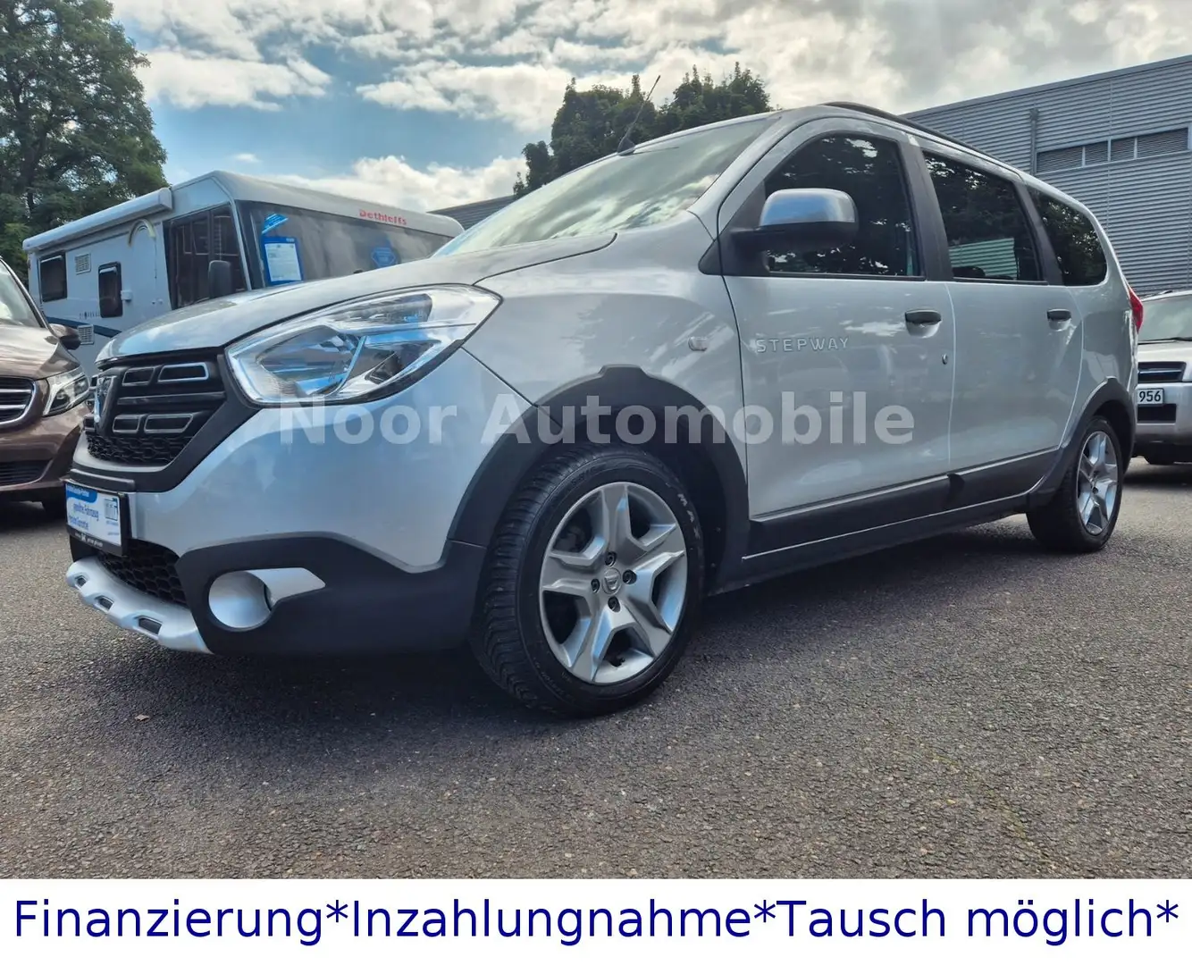 Dacia Lodgy Stepway Plus+AHK+Navi+Kamrera+1.Hand+7-Si. Stříbrná - 1