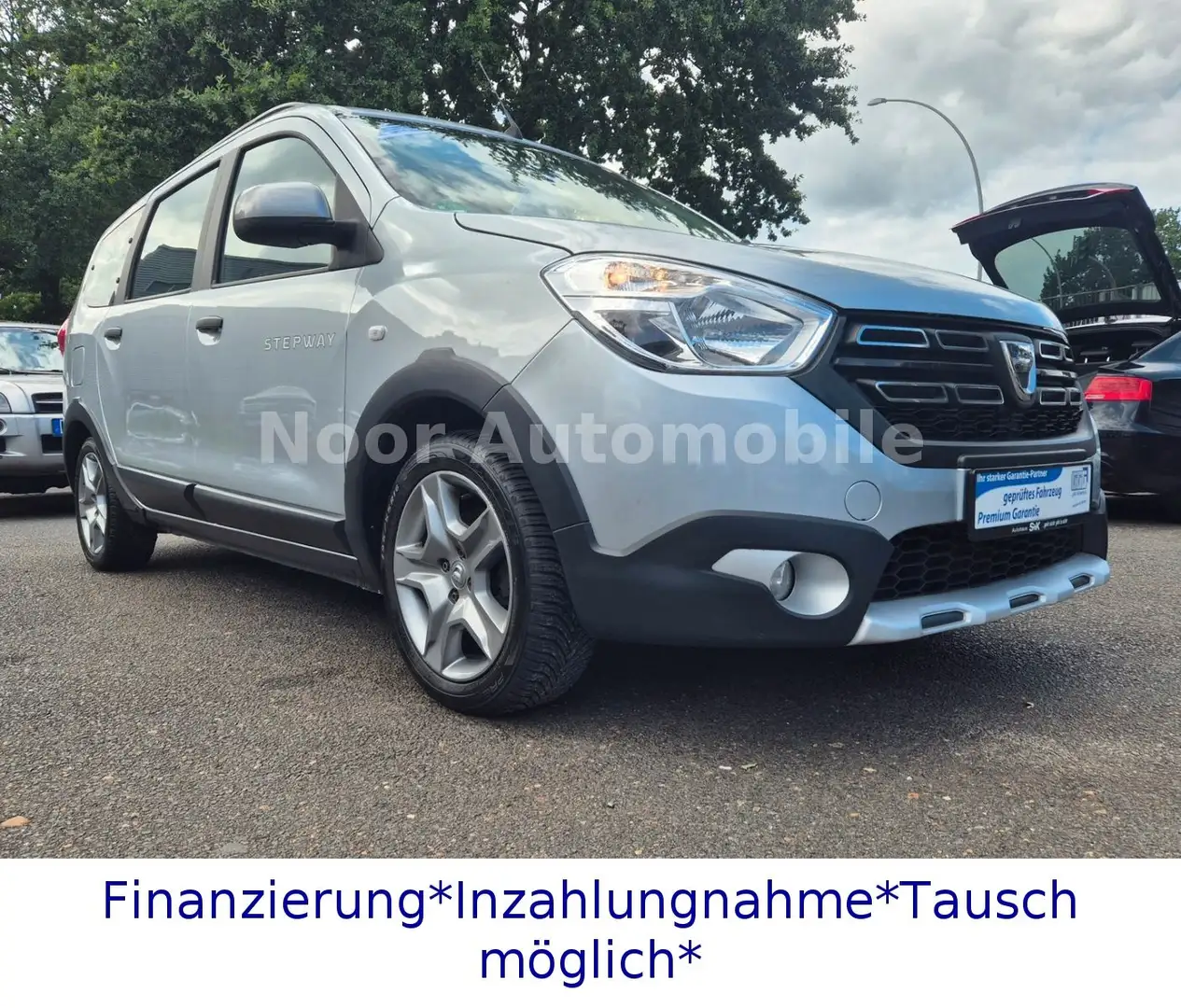 Dacia Lodgy Stepway Plus+AHK+Navi+Kamrera+1.Hand+7-Si. Stříbrná - 2