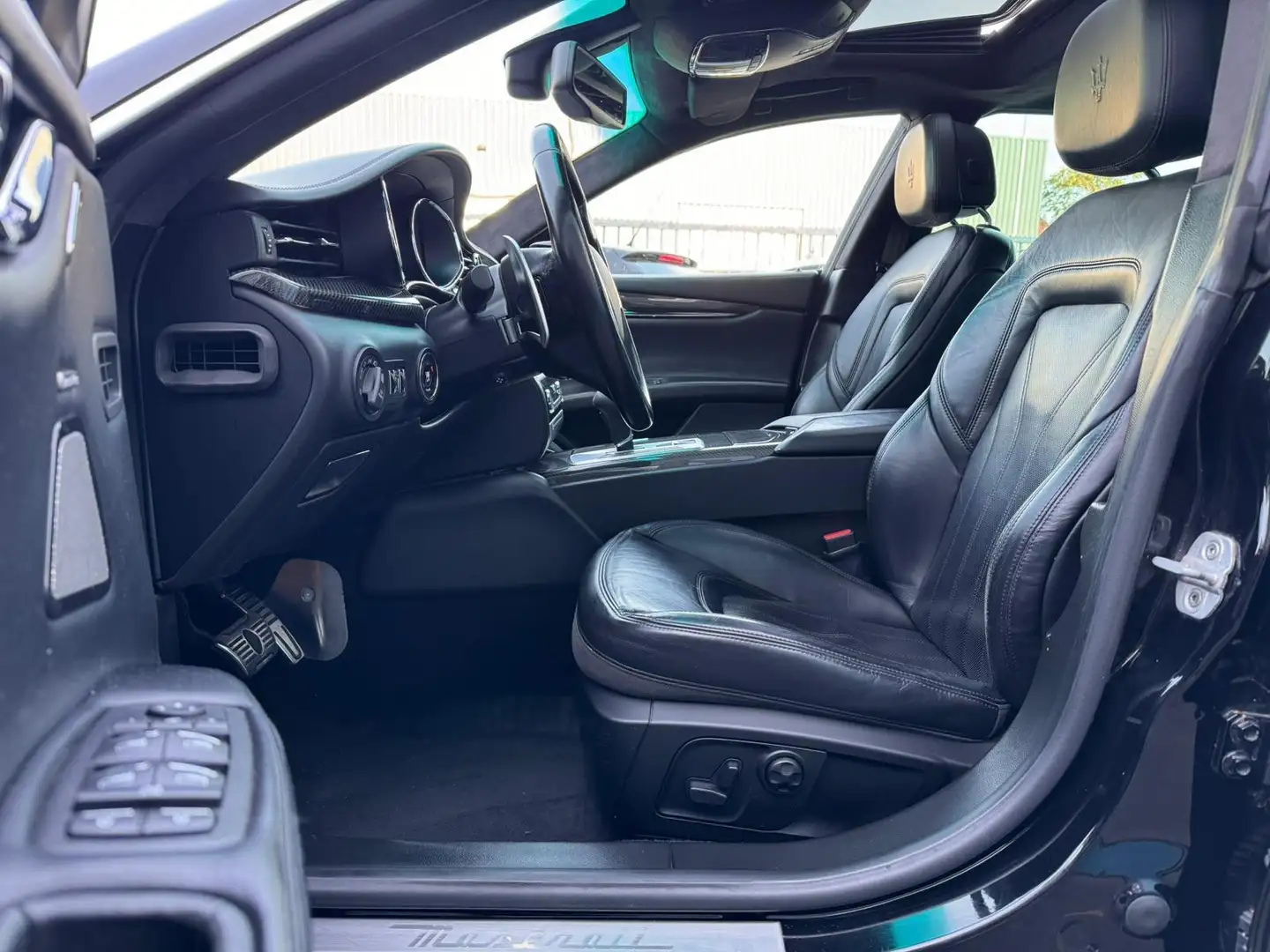 Maserati Quattroporte 3.8 V8 GTS Leder Clima Bi-Xenon Elec dak Navi 20"L Zwart - 2