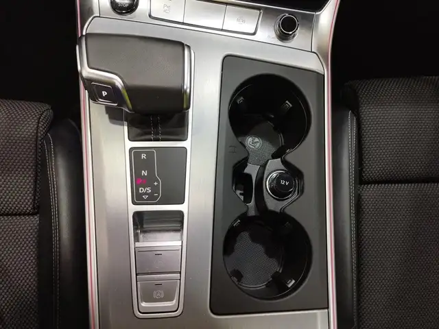 Audi A6 view 11
