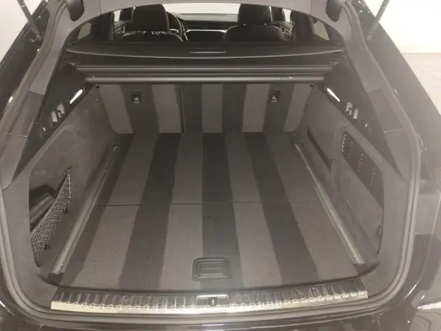 Audi A6 view 10