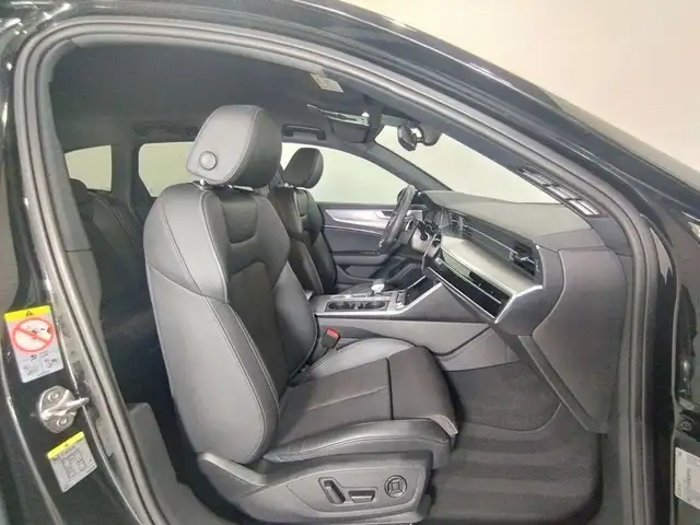 Audi A6 view 9