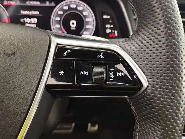 Audi A6 view 14