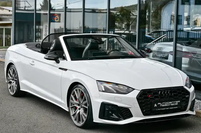 Audi S5 view 3