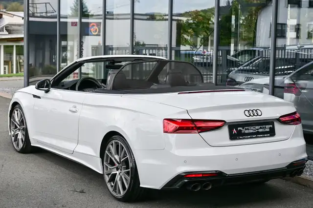 Audi S5 view 5