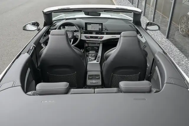 Audi S5 view 11