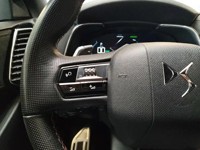 DS Automobiles DS 7 Crossback view 16