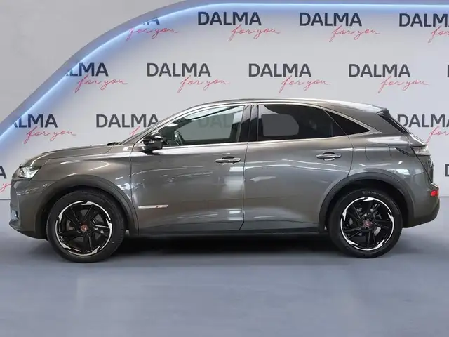 DS Automobiles DS 7 Crossback view 2