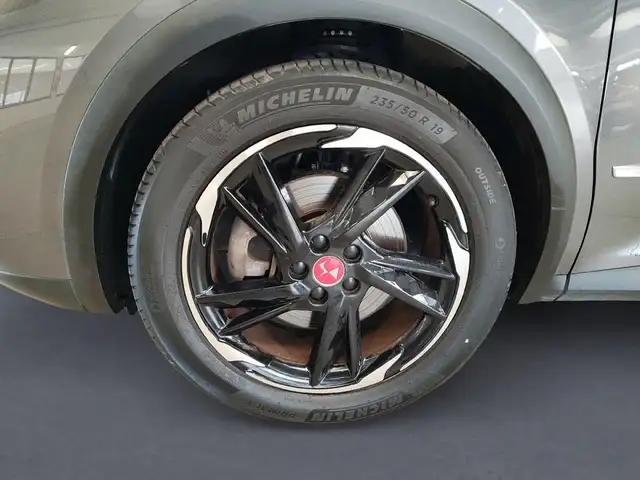 DS Automobiles DS 7 Crossback view 9