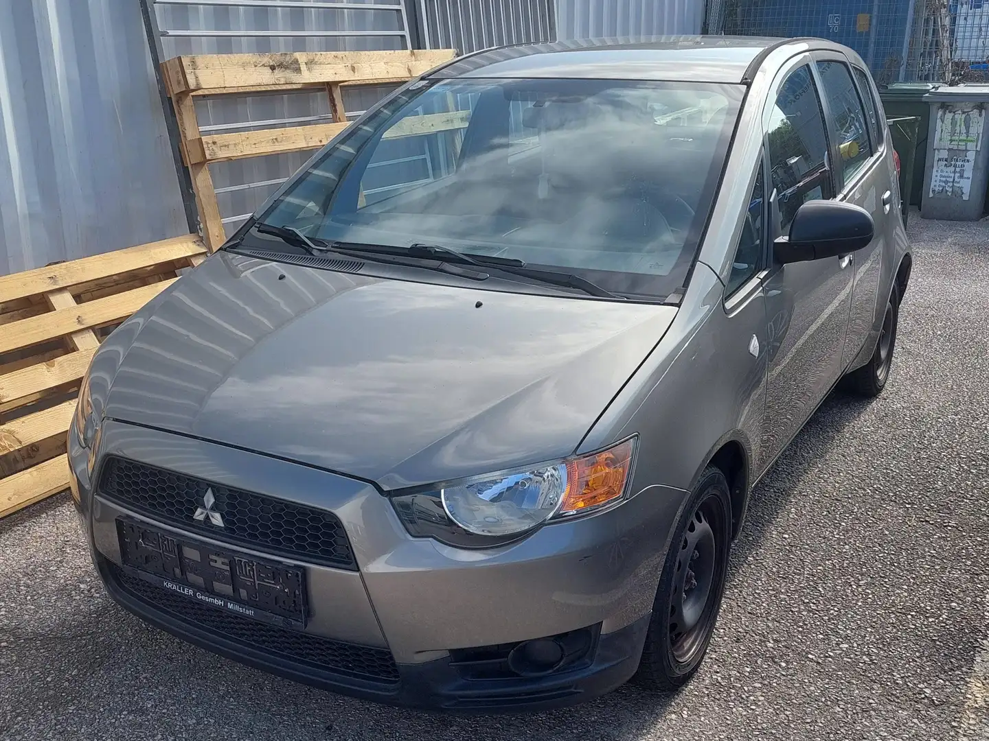 Mitsubishi Colt Colt 5dr 1,1 MPI Inform Clear Tec Inform Grau - 2