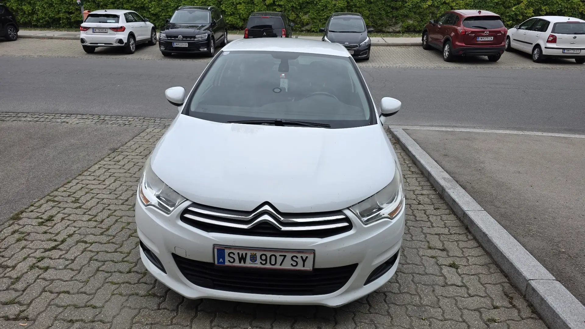 Citroen C4 e-HDi 110 Airdream Attraction - 1