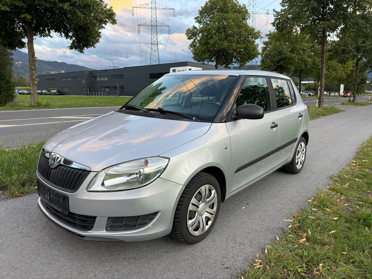 Skoda Fabia Active Grau - 2