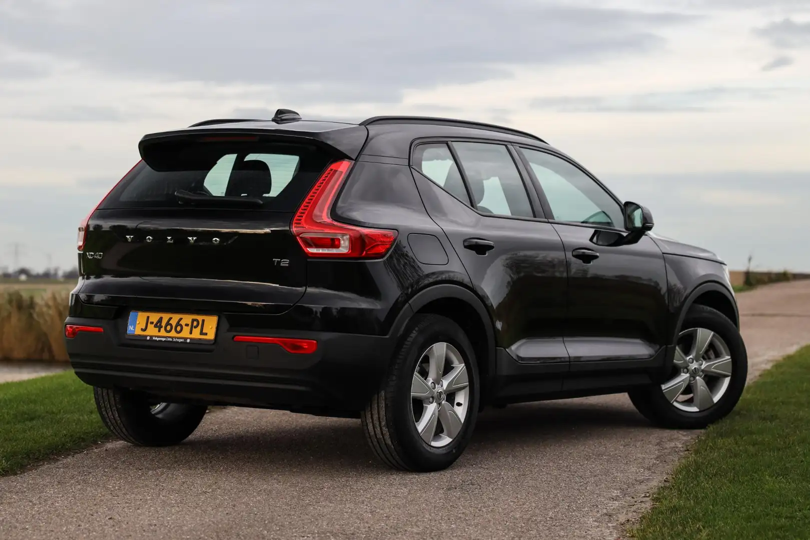 Volvo XC40 1.5 T2 Aut-8 Momentum Core ✅ LED ✅ Trekhaak ✅ Came Zwart - 2