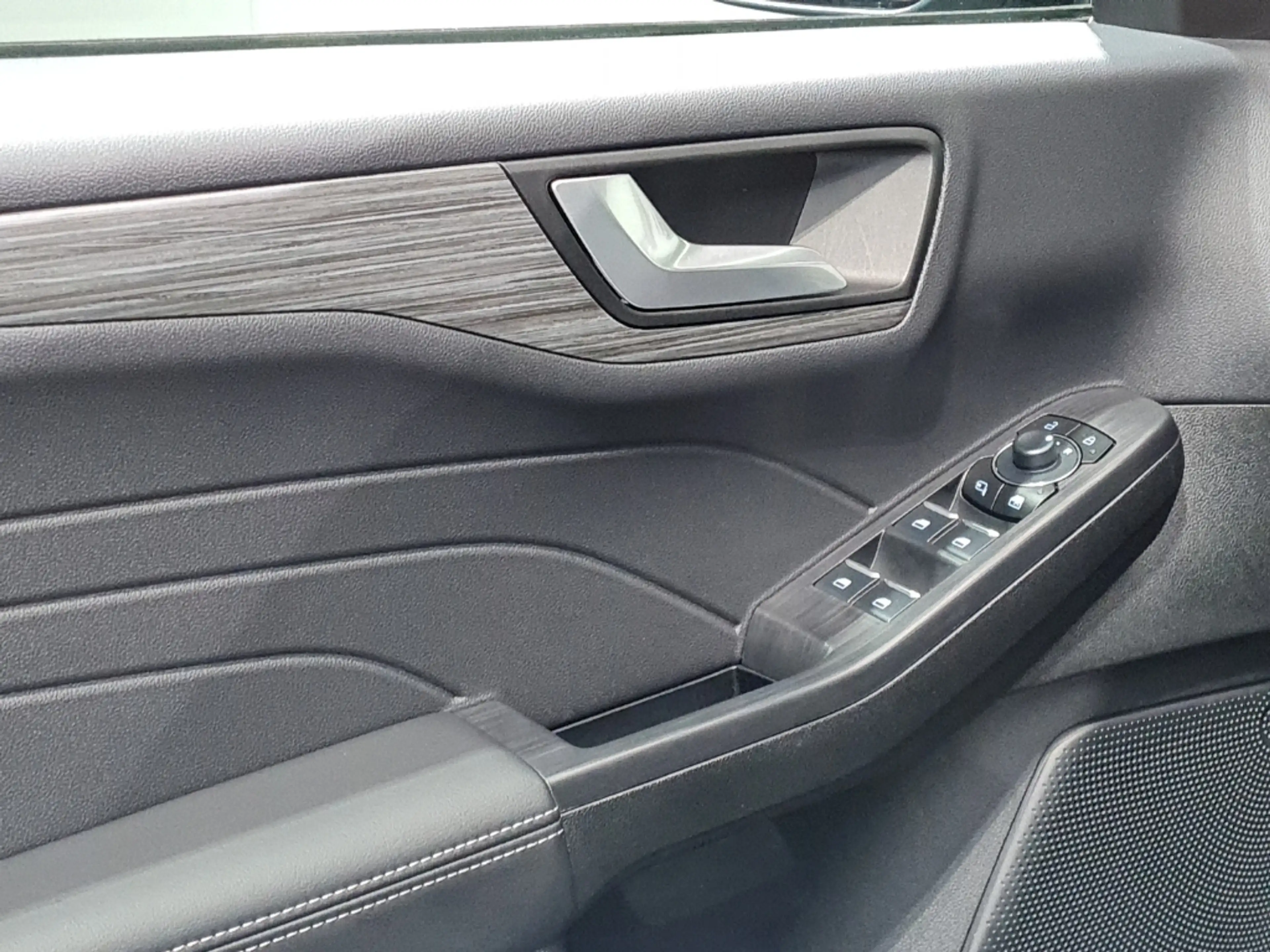 Ford Kuga 2.5 PHEV Active*LED*HEAD-UP*GJR*-39%* — photo 10