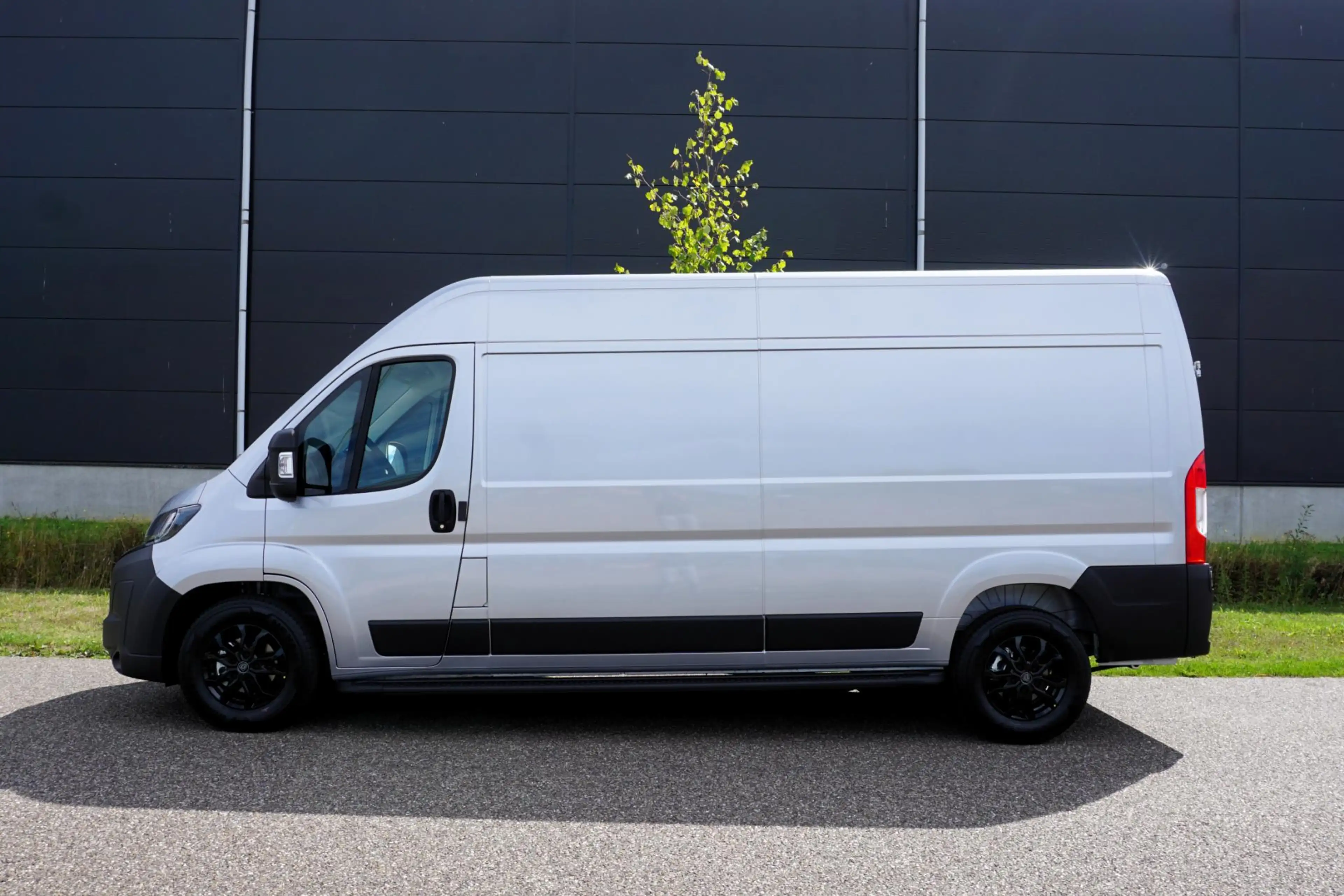 Peugeot Boxer 2.2 BlueHDi 180 L3H2 3.5t Nieuw en BPM vrij |180 p — photo 5