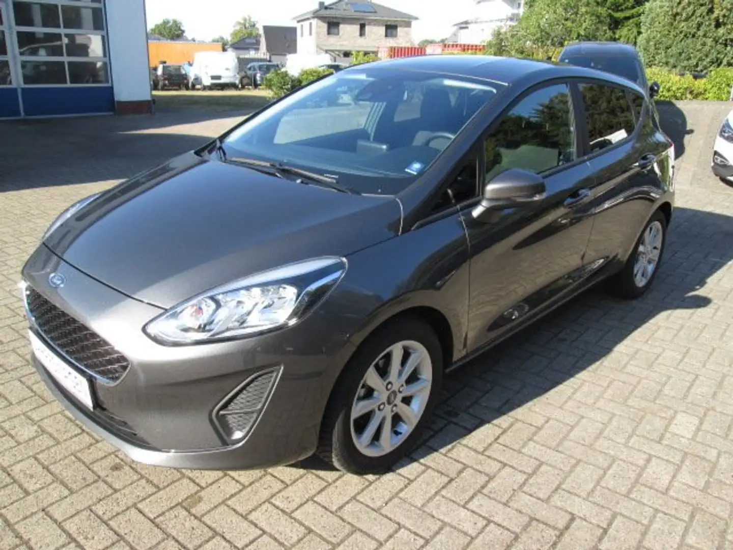 Ford Fiesta 1.0 EcoBoost Cool & Connect Grau - 1