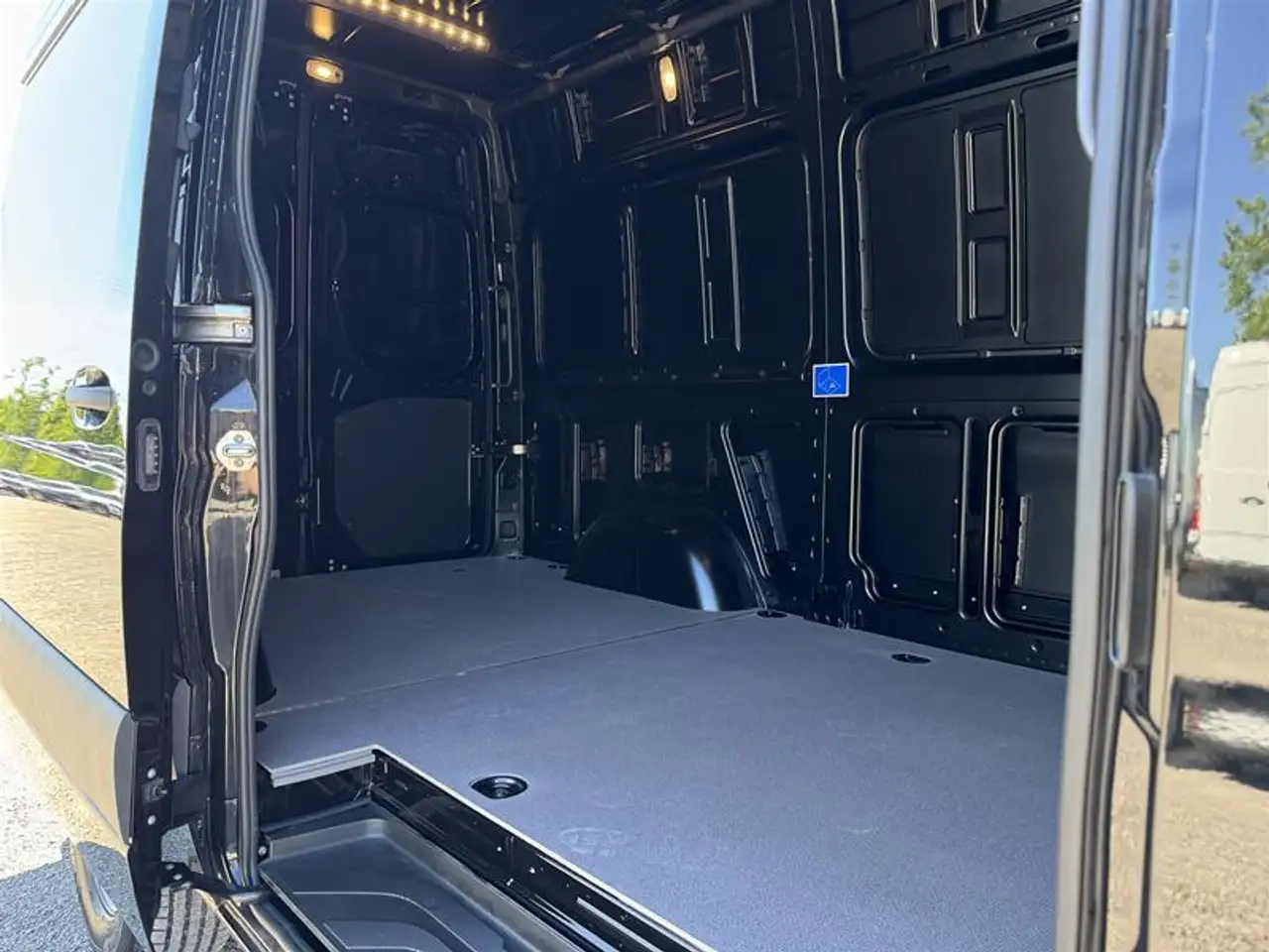 Mercedes-Benz eSprinter снимка Mercedes-Benz eSprinter