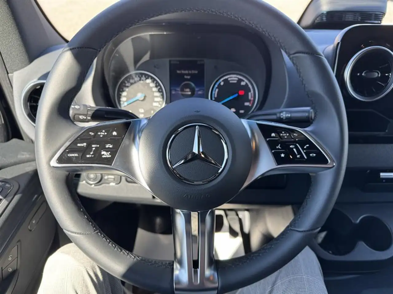 Mercedes-Benz eSprinter снимка Mercedes-Benz eSprinter