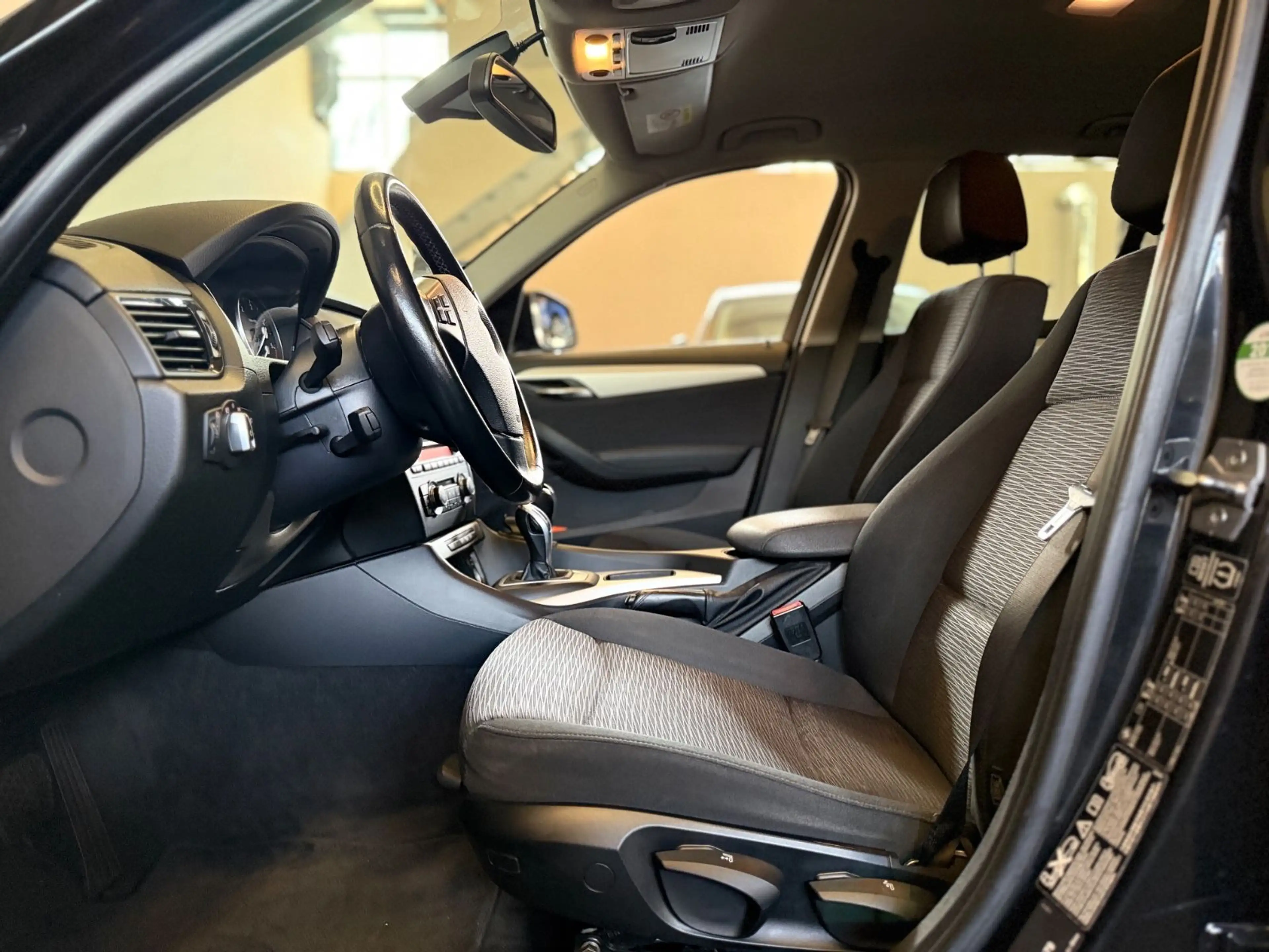 BMW X1 xDrive 18 d Sportline — photo 9