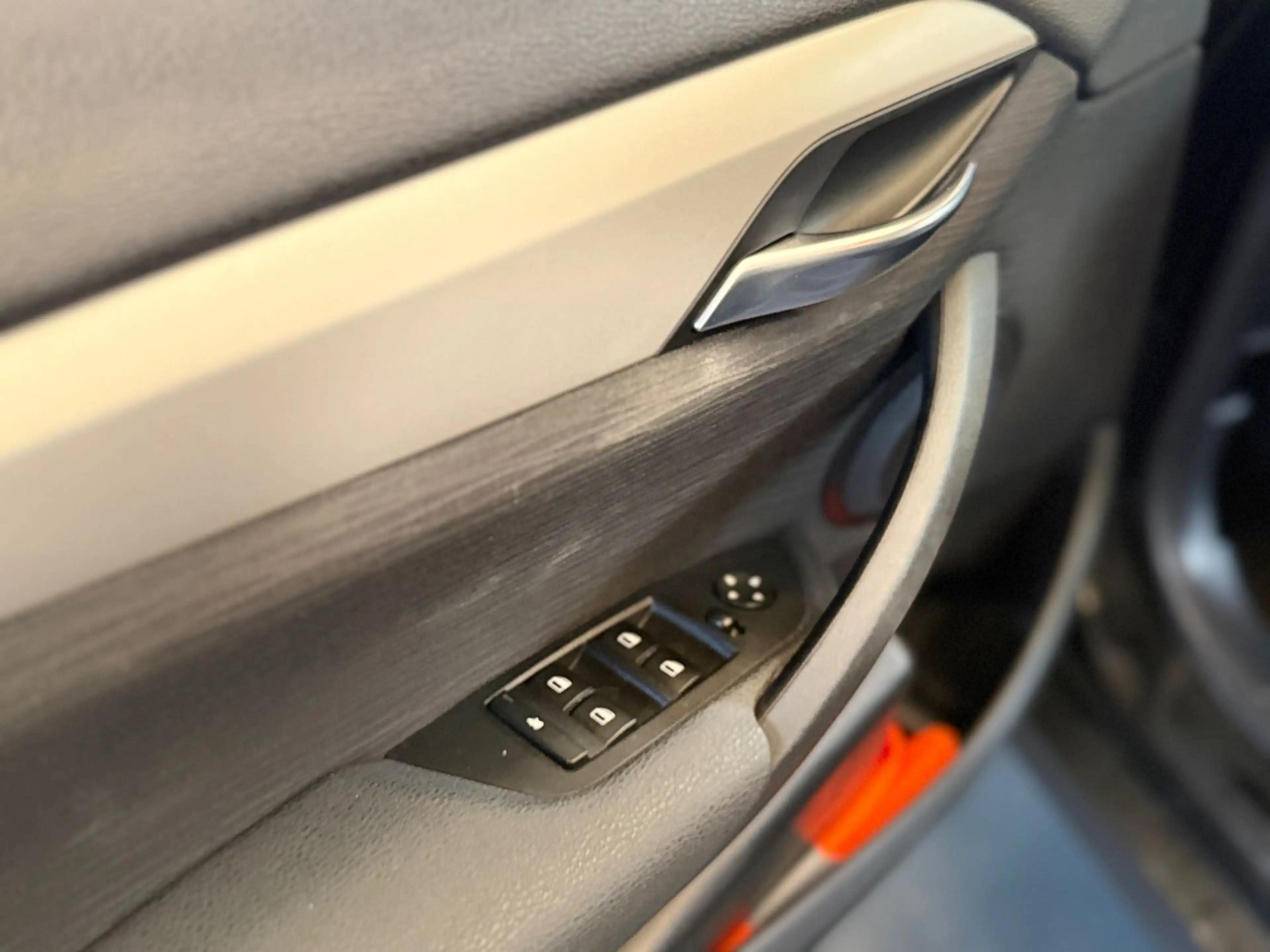 BMW X1 xDrive 18 d Sportline — photo 8