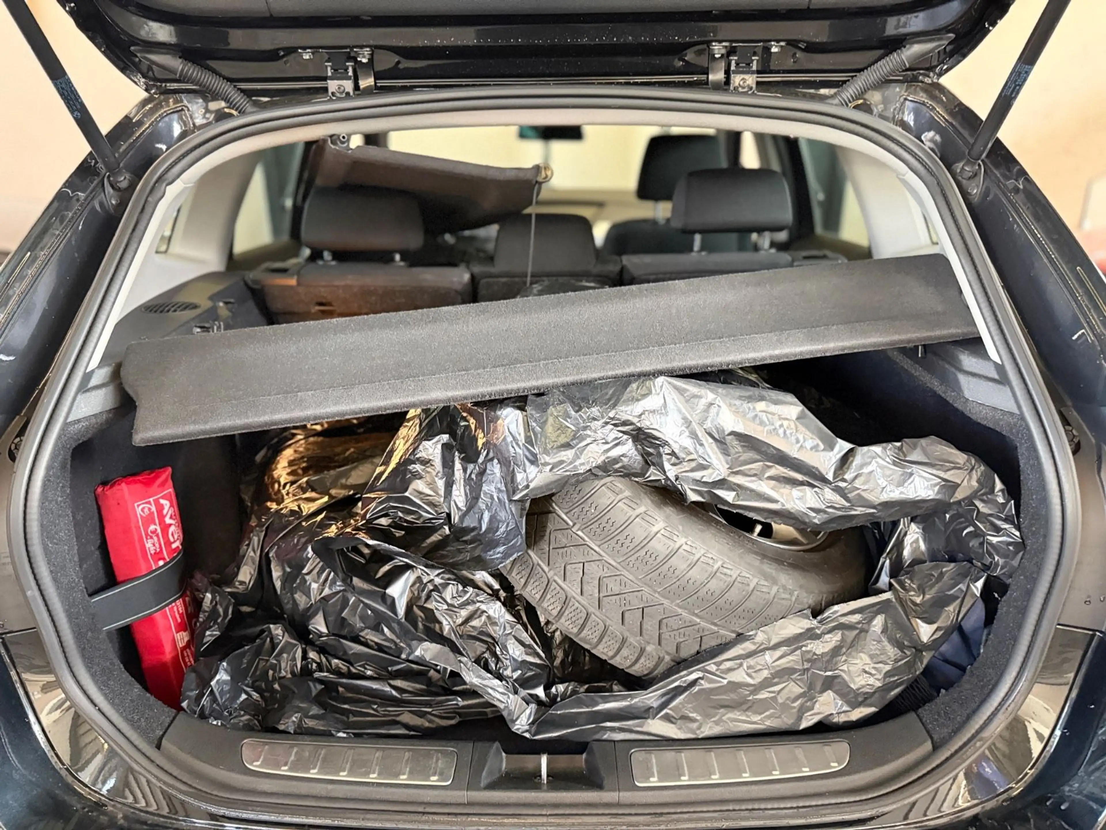 BMW X1 xDrive 18 d Sportline — photo 11