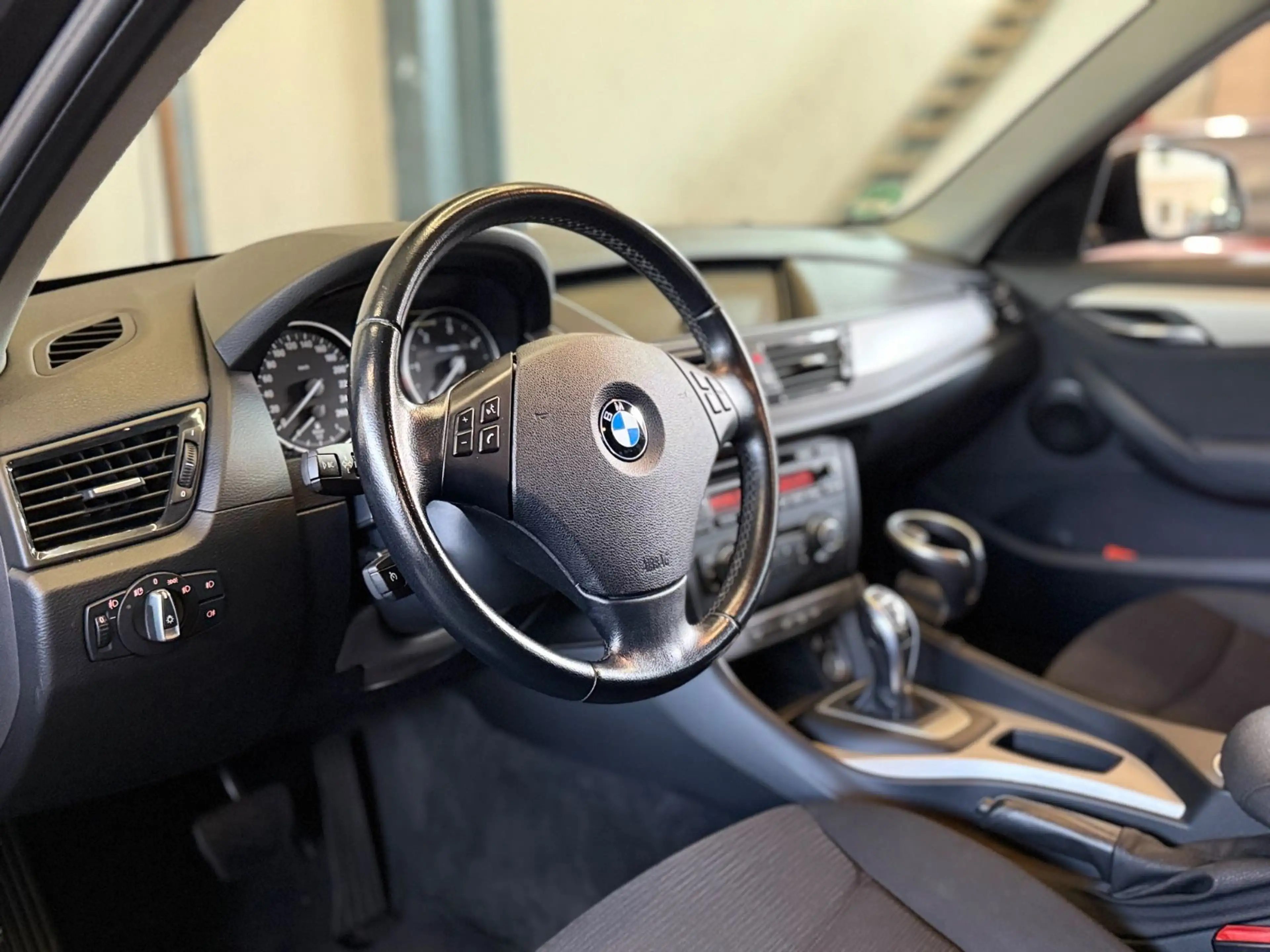 BMW X1 xDrive 18 d Sportline — photo 7