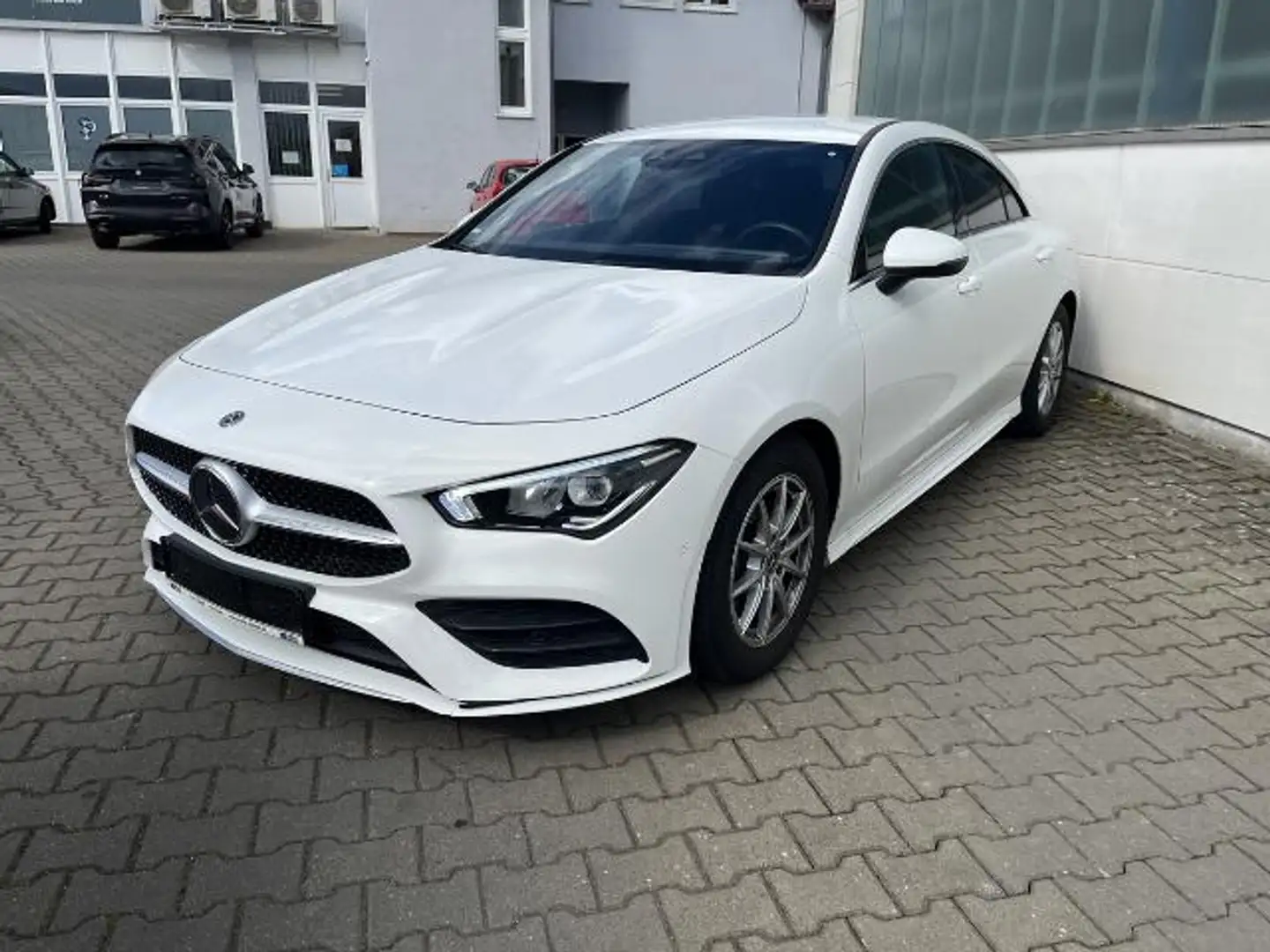 Mercedes-Benz CLA 180 AMG Line - Navi - Tempomat - RFK - 8-fach Bereift Bianco - 1