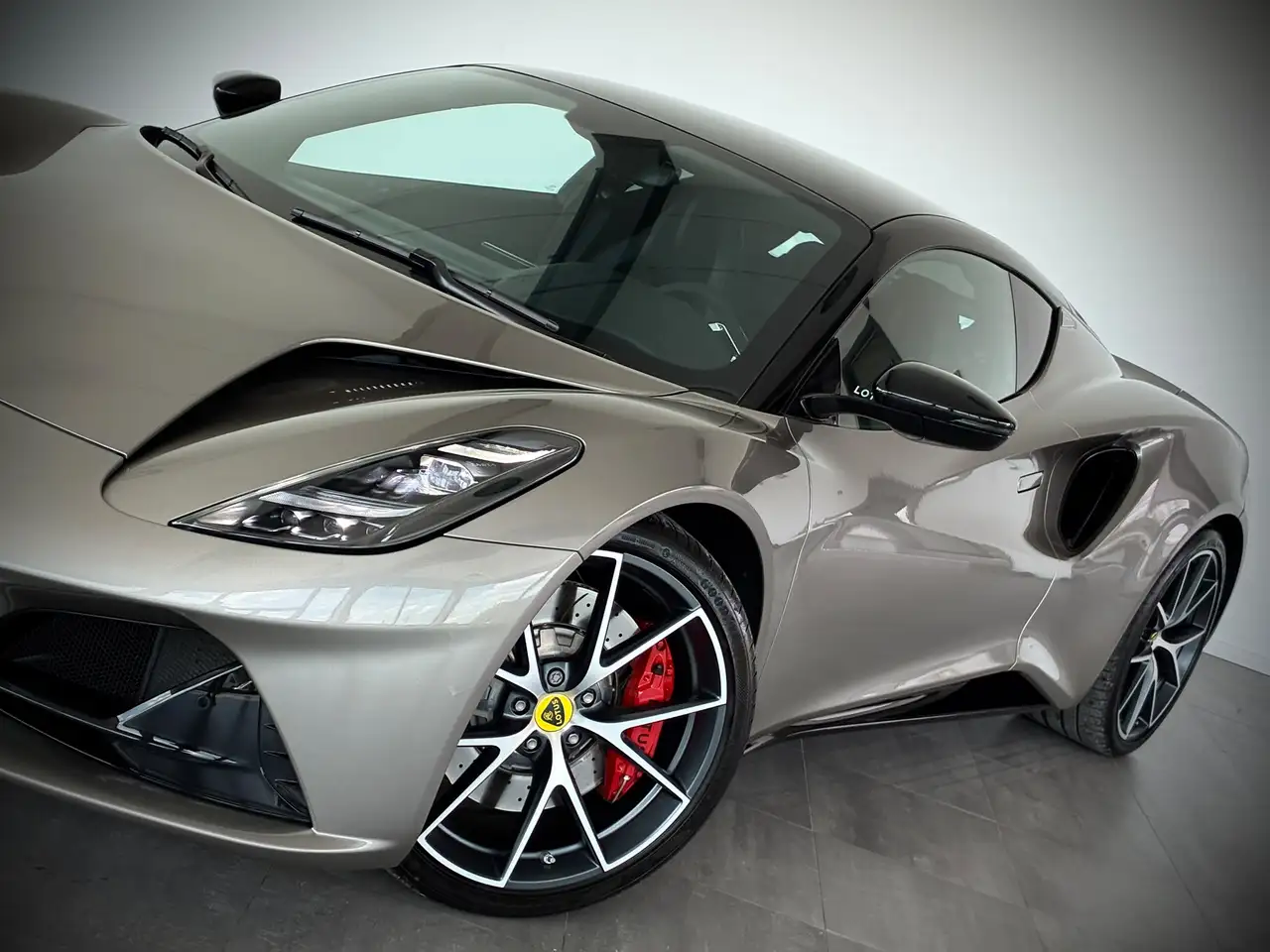 Lotus Emira 2024