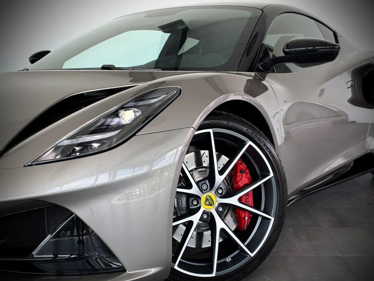 Lotus Emira 2024