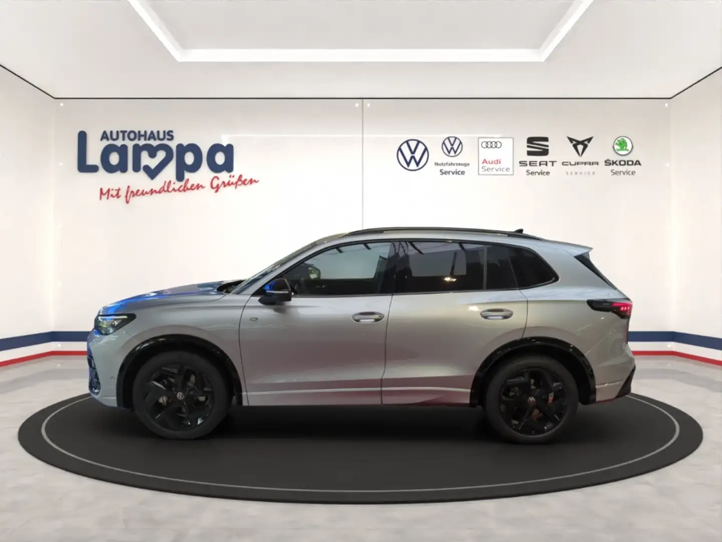 Volkswagen Tiguan R-Line 2.0 TDI DSG AHK,NAV,DAB+,Matrix-LED Silber - 2