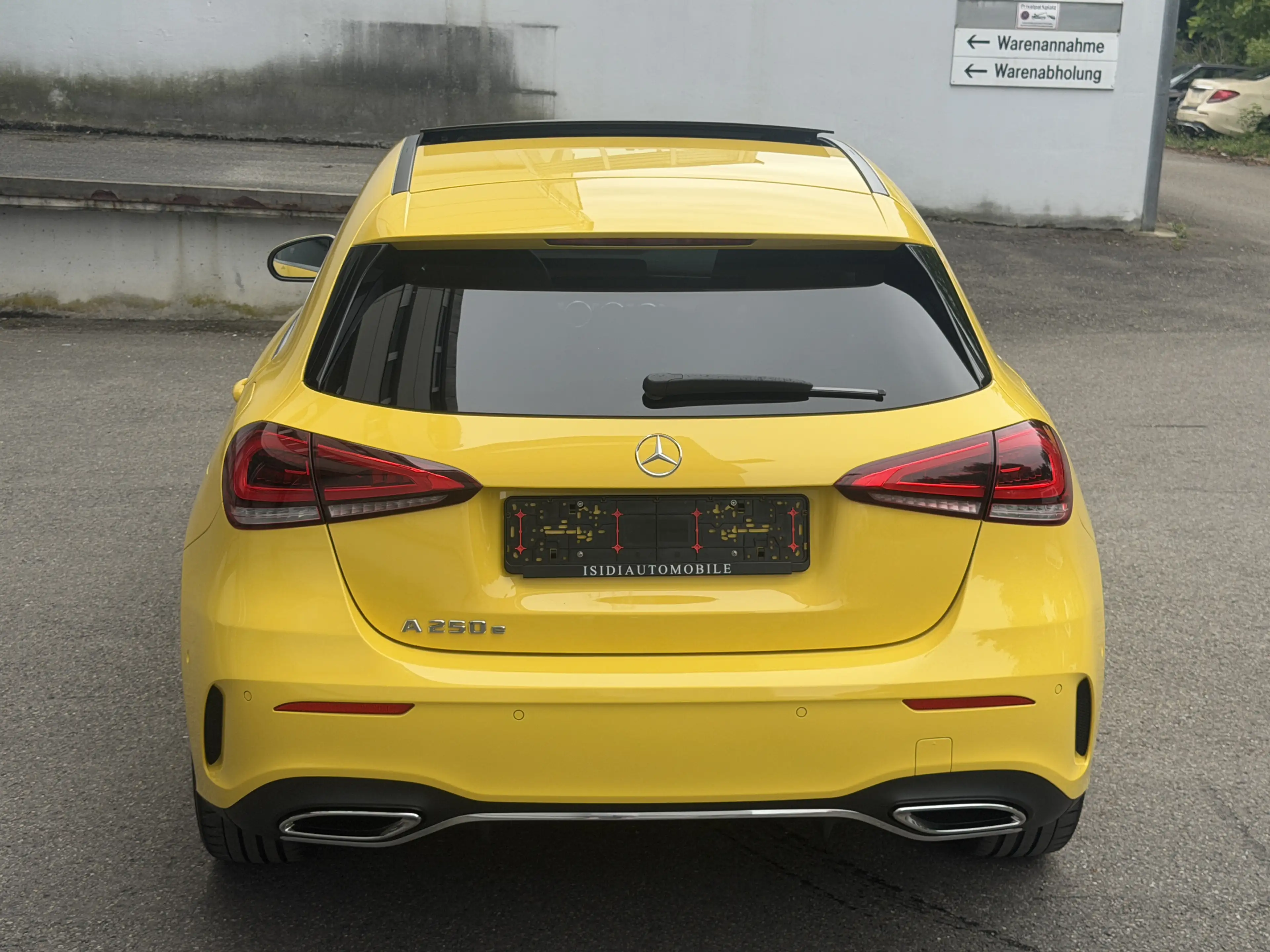 Mercedes-Benz A 250 e AMG LED MBUX Distronic Pano Kamera-360° — photo 5
