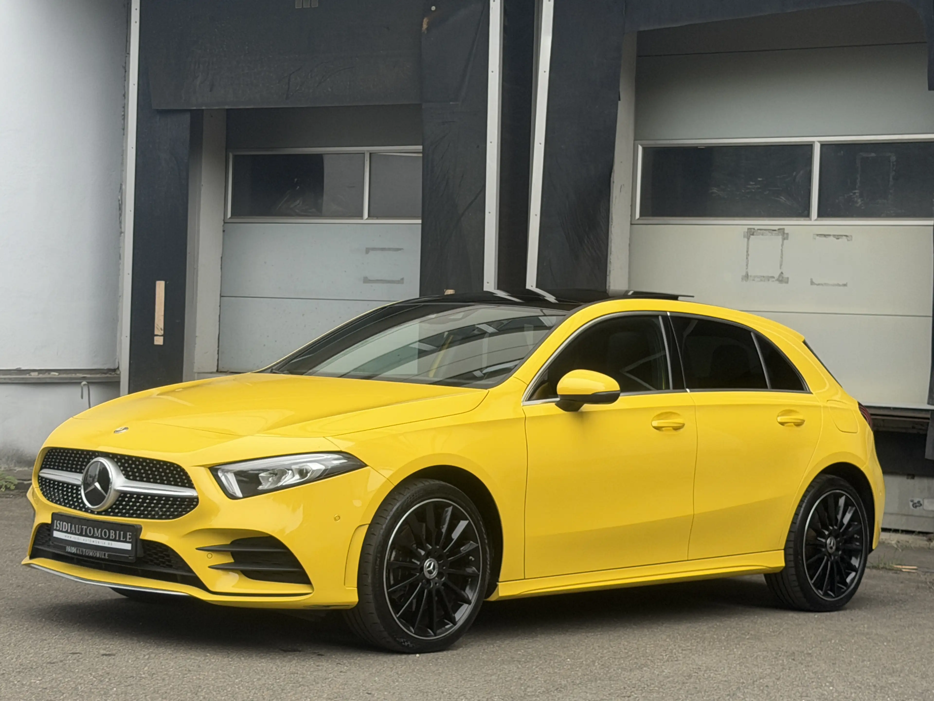 Mercedes-Benz A 250 e AMG LED MBUX Distronic Pano Kamera-360° — photo 2