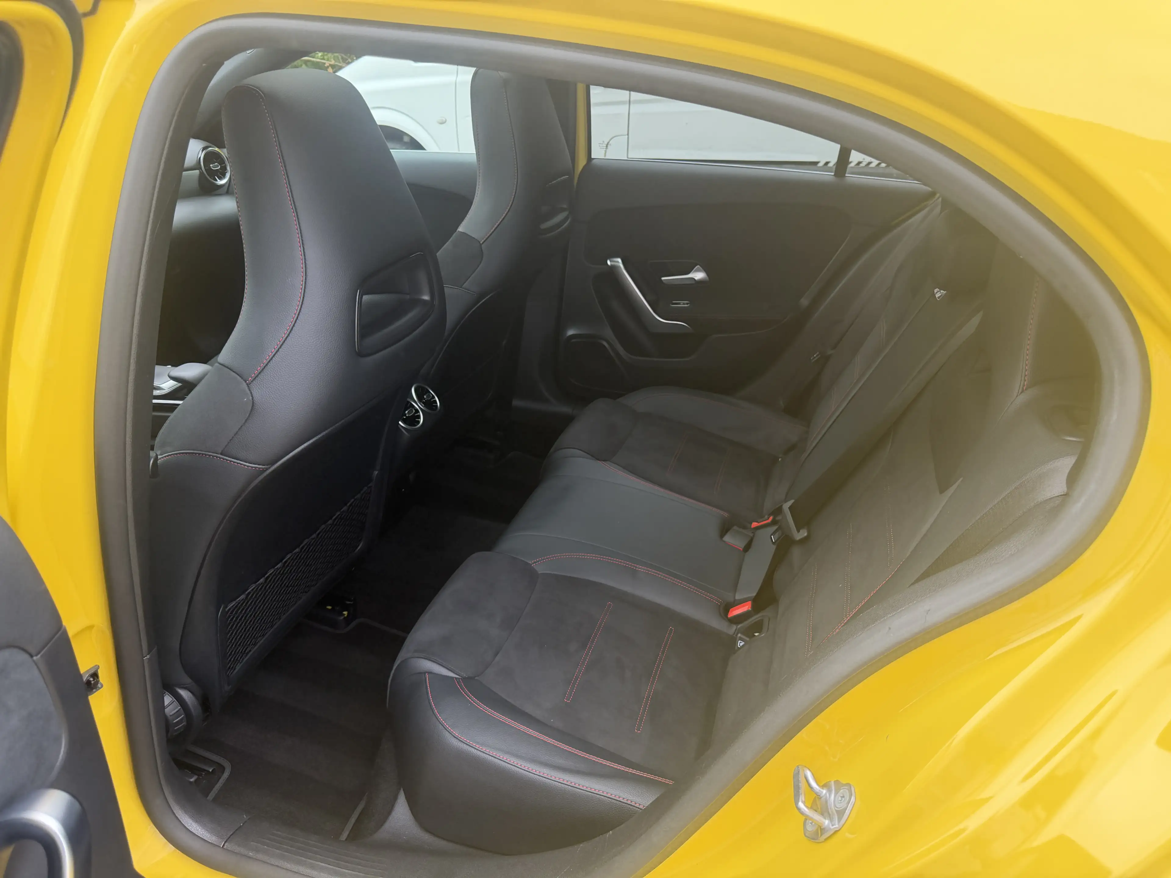 Mercedes-Benz A 250 e AMG LED MBUX Distronic Pano Kamera-360° — photo 14