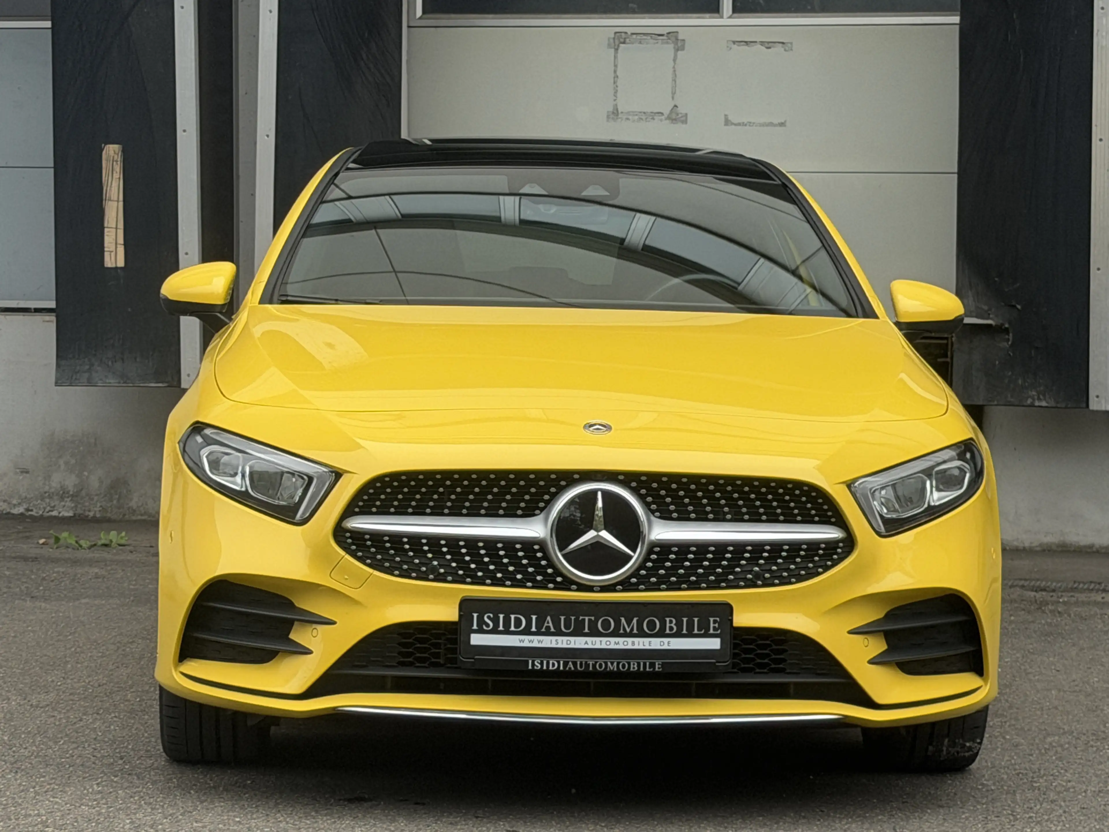 Mercedes-Benz A 250 e AMG LED MBUX Distronic Pano Kamera-360° — photo 10
