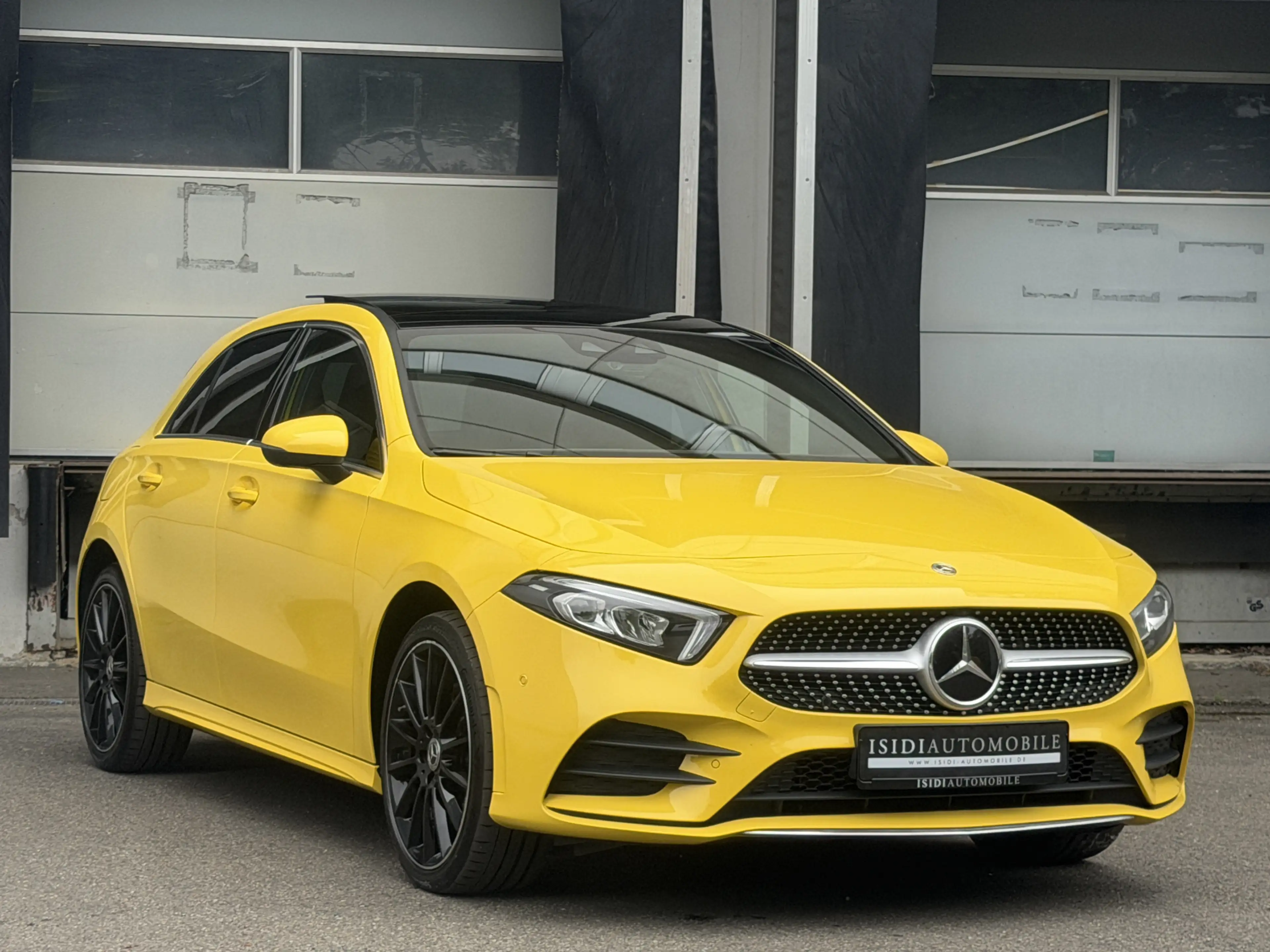 Mercedes-Benz A 250 e AMG LED MBUX Distronic Pano Kamera-360° — photo 9