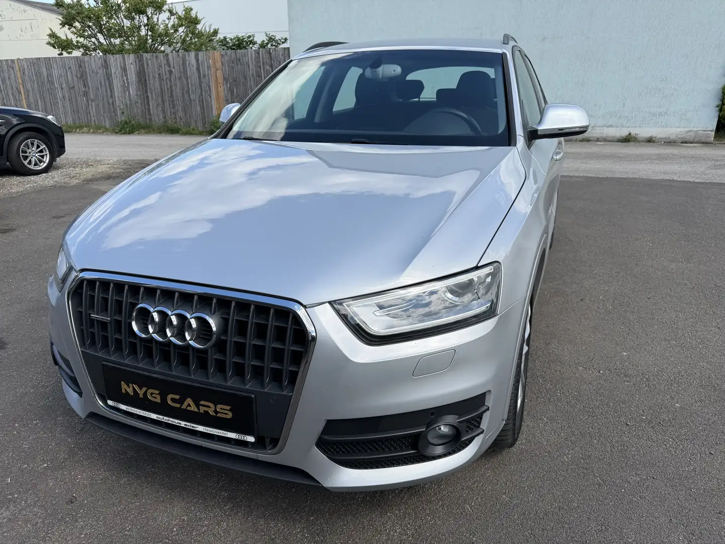 Audi Q3 2,0 TDI quattro DPF S-tronic - 2