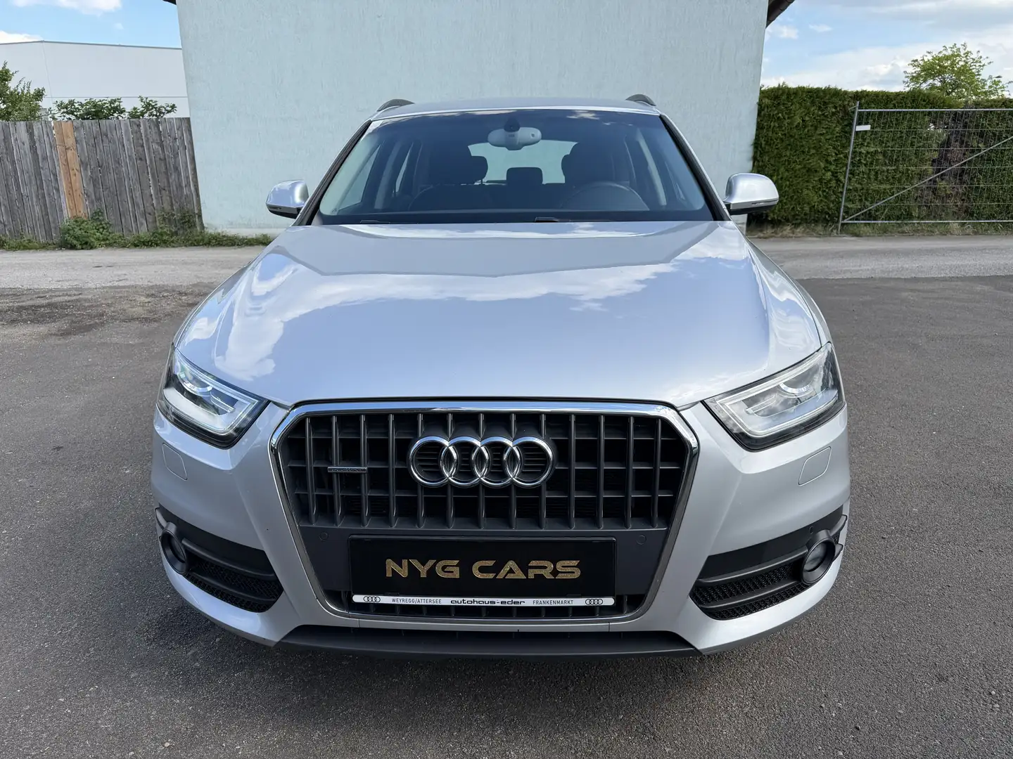 Audi Q3 2,0 TDI quattro DPF S-tronic - 1