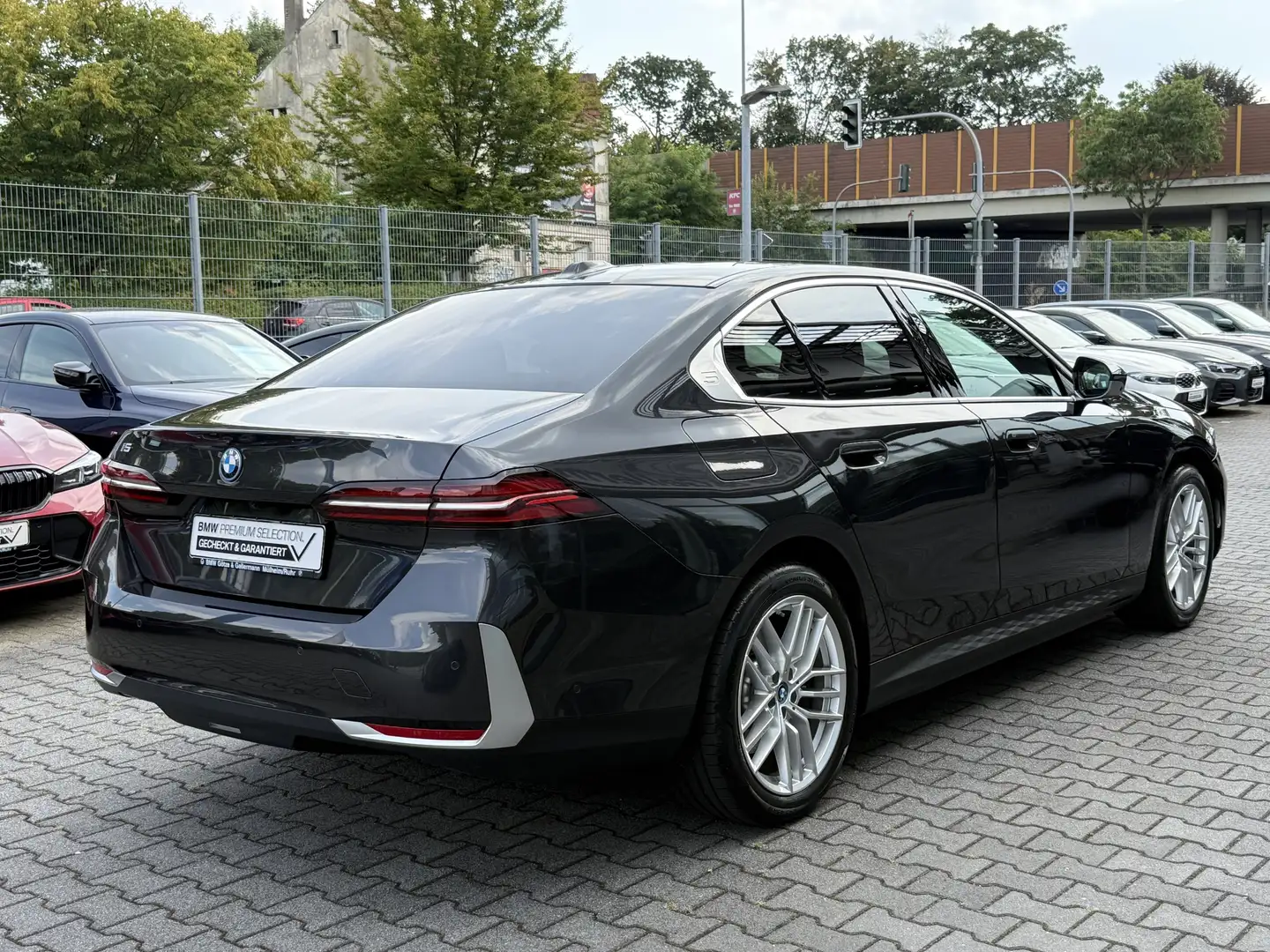 BMW i5 eDrive40 Pano Adapt.LED Stop&Go HarmanKardon Grau - 2