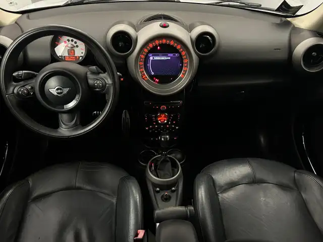 Mini Countryman view 9