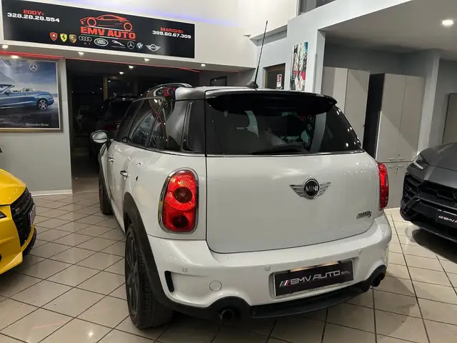 Mini Countryman view 14