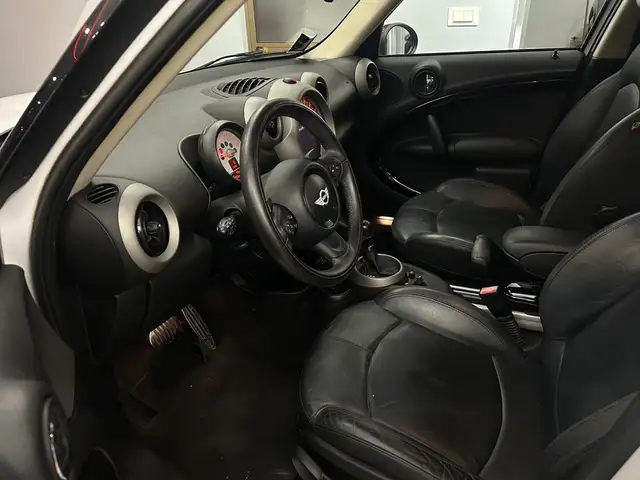 Mini Countryman view 10
