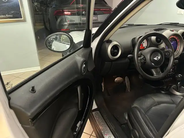 Mini Countryman view 11