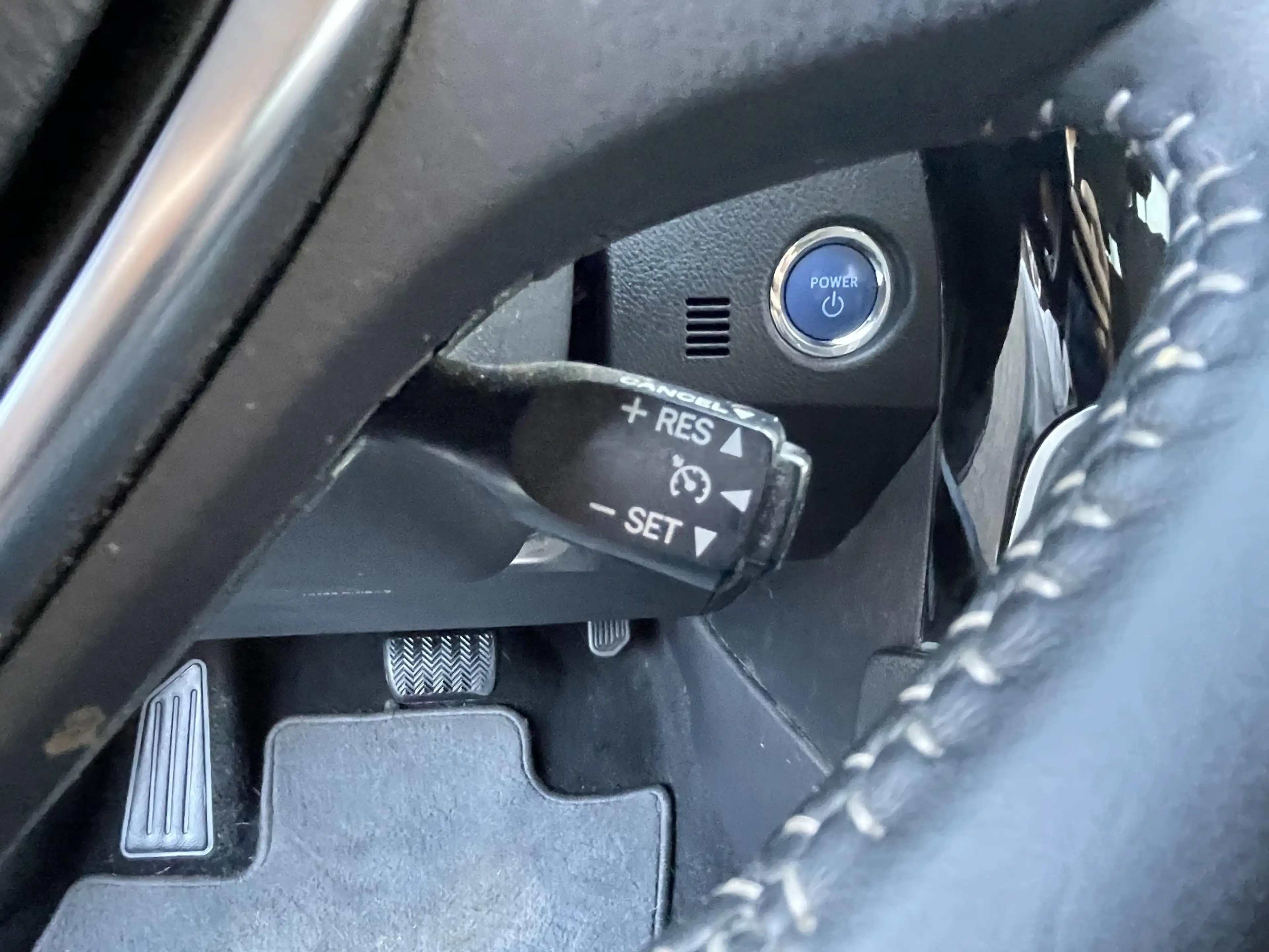 Toyota Auris Touring Sports 1.8 Hybrid Aspiration — photo 11