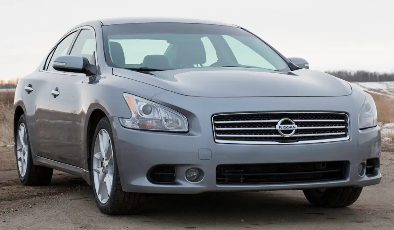 Nissan Maxima photo Nissan Maxima