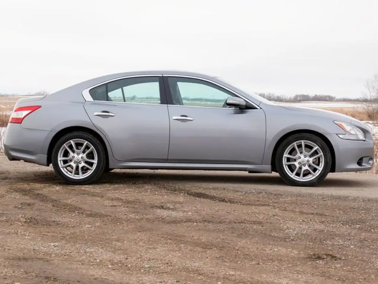 Nissan Maxima photo Nissan Maxima