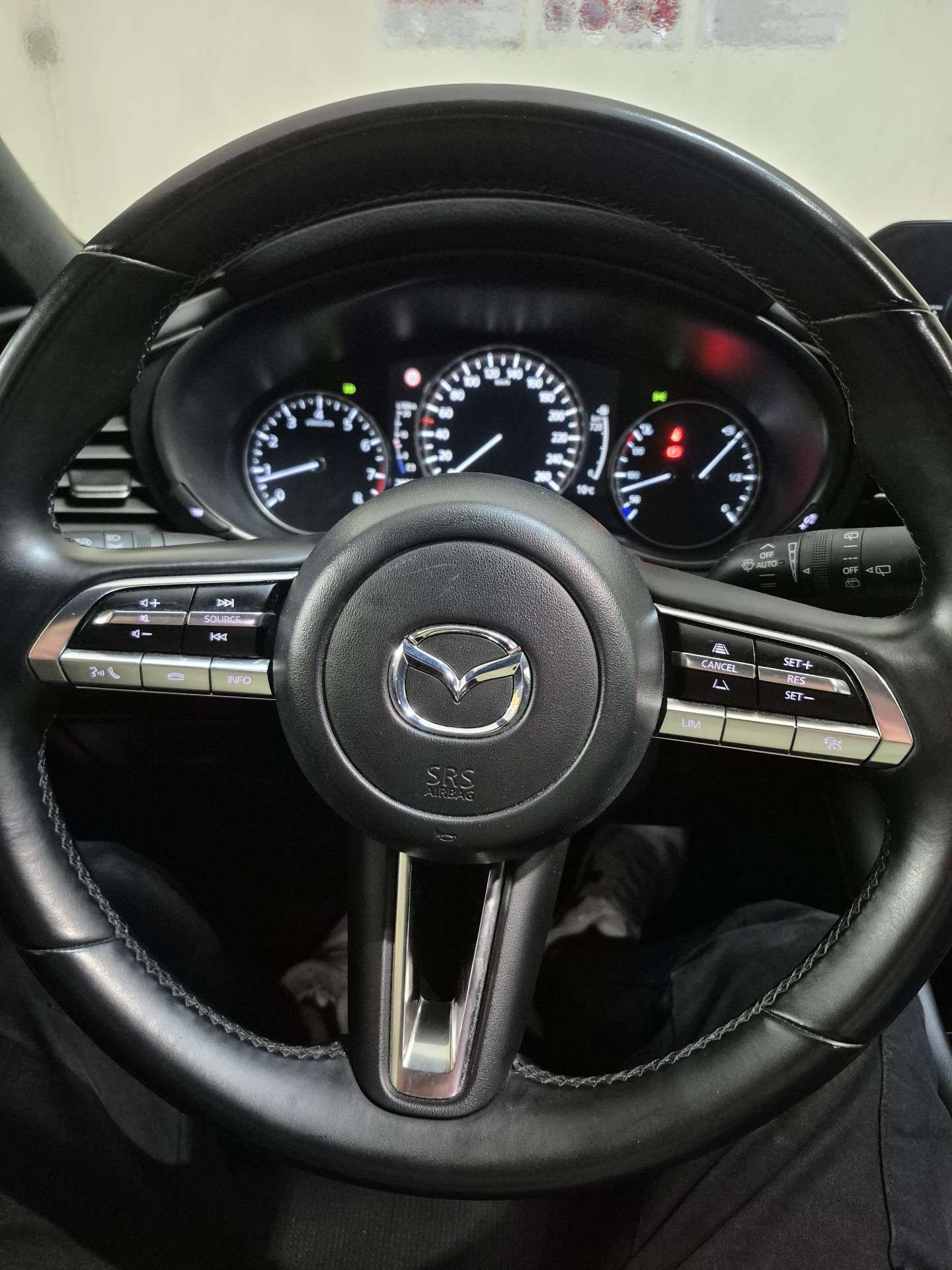 Mazda 3 e-SKYACTIV-G 2.0 M HYBRID SELECTION - foto 1