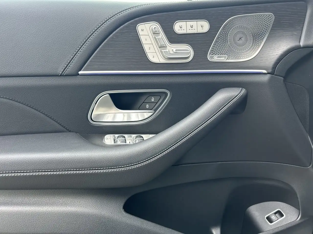 Mercedes-Benz GLE снимка Mercedes-Benz GLE
