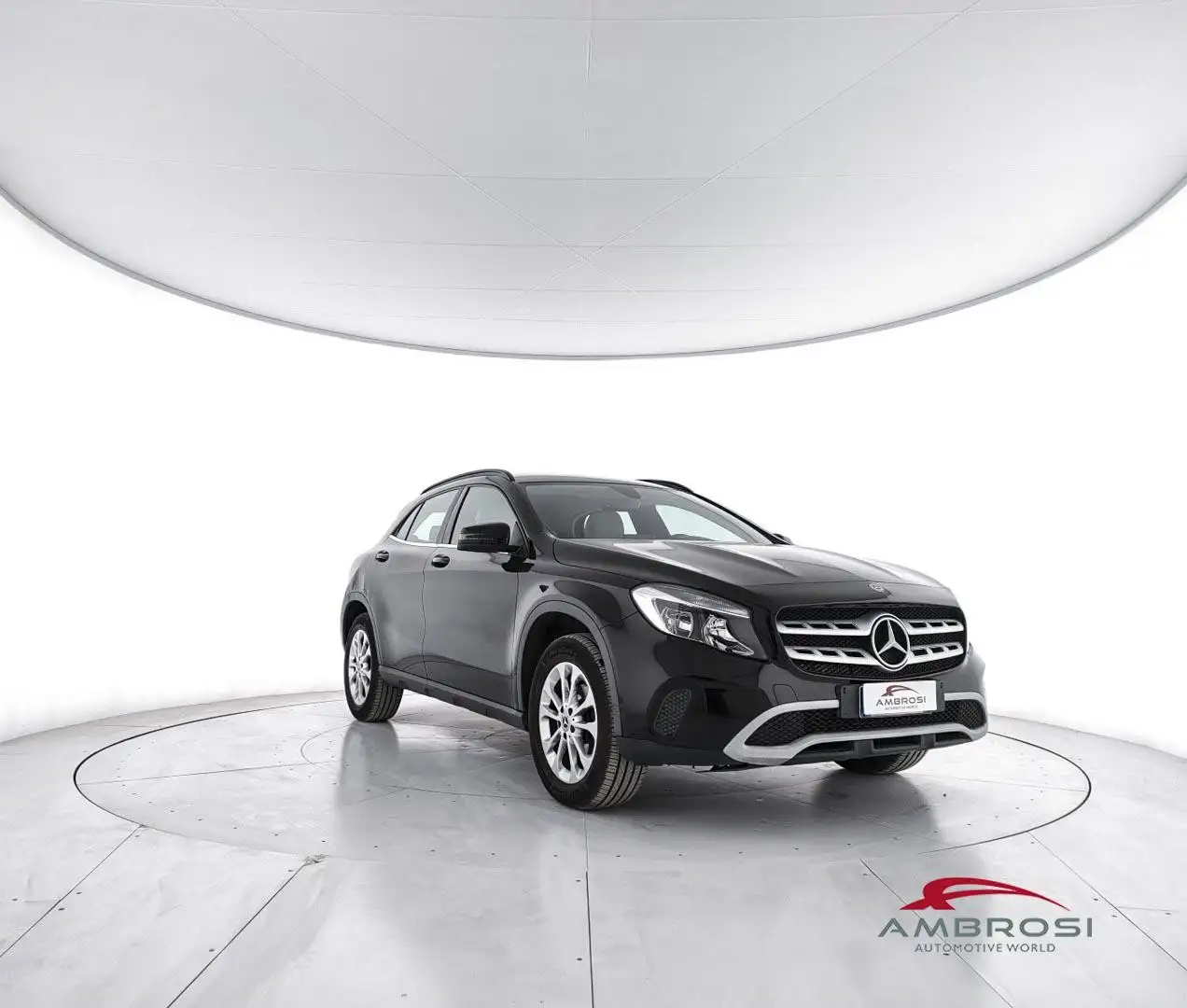 Mercedes-Benz GLA 180 180 d Automatic Executive - PER OPERATORI DEL SETTORE Nero - 2