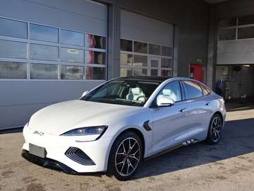 Excellence AWD Österreich Paket 82,5kWh  MJ26